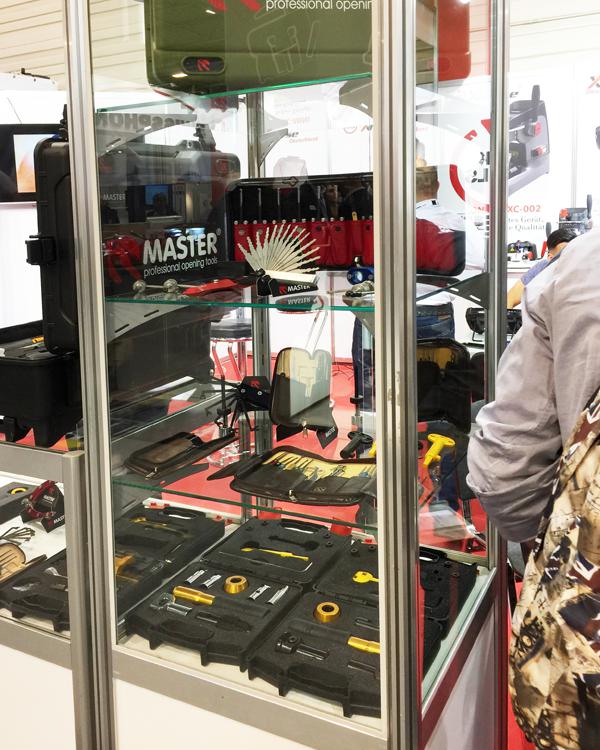 Отмычки и прочее на выставке Отмычки и прочее на выставке