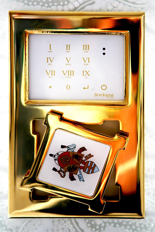 Клавиатура "Папского" сейфа zero3zero Клавиатура "Папского" сейфа zero3zero