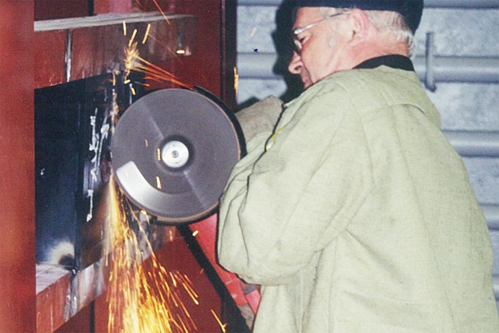 Испытания сейфов болгаркой Испытания сейфов болгаркой