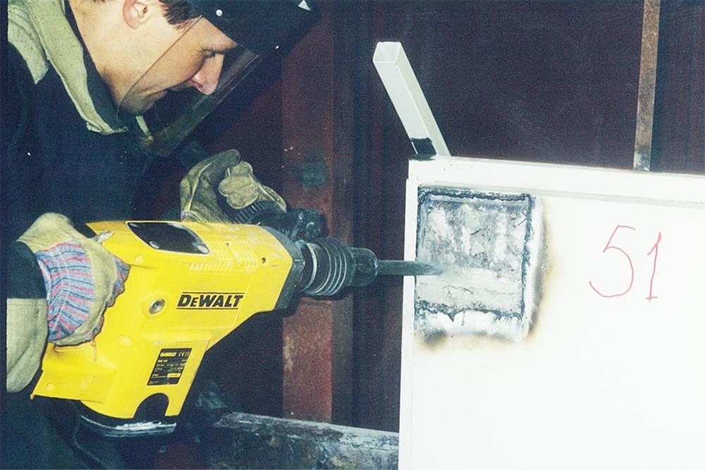 Испытания сейфов дрелью Испытания сейфов дрелью