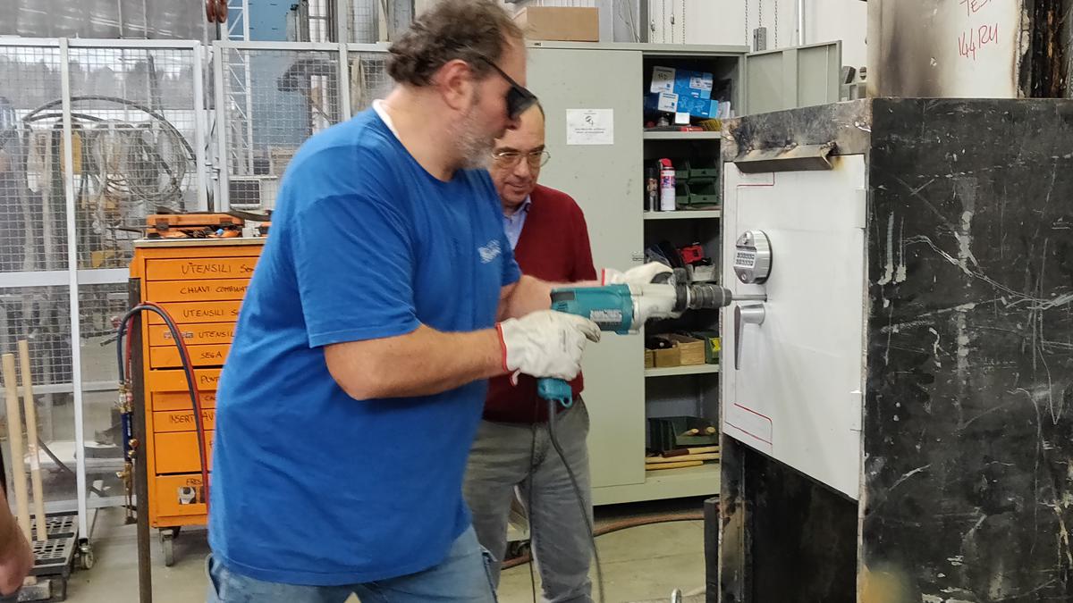 Испытатель финского сейфа